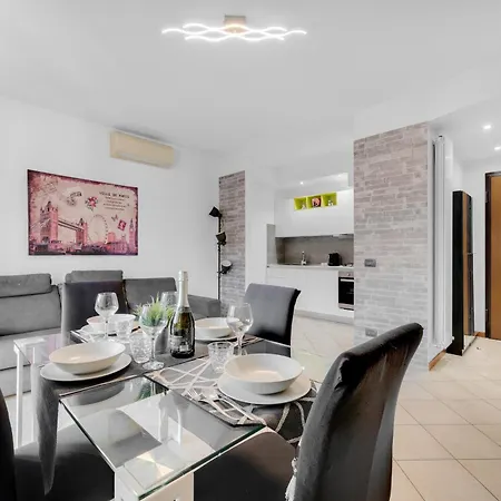 Apartment Pran27 -crescenzago - - Large - Bright - Milan