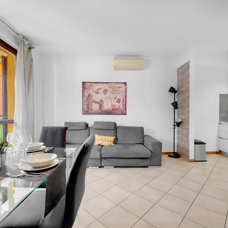 Apartment Pran27 -crescenzago - - Large - Bright - *